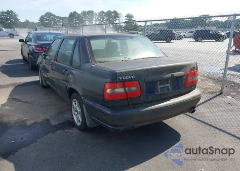 1999 Volvo S70 z USA, uszkodzony, nr VIN YV1LT56D2X2578895